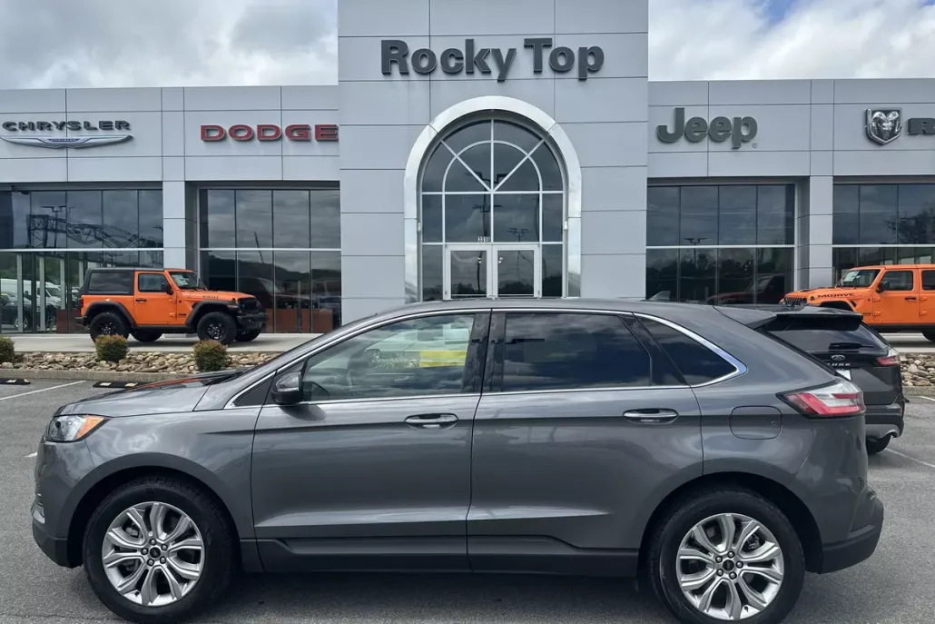 2024 Ford Edge Titanium photo 1