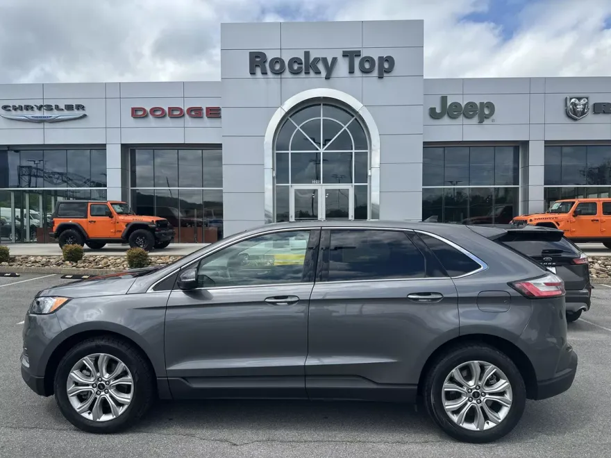 2024 Ford Edge Titanium photo 1