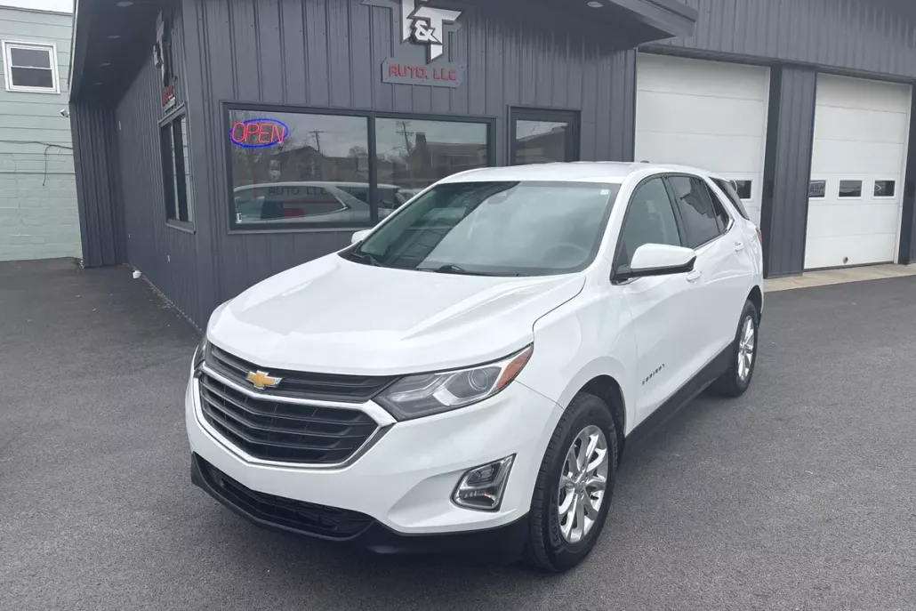 2020 Chevrolet Equinox LT photo 1