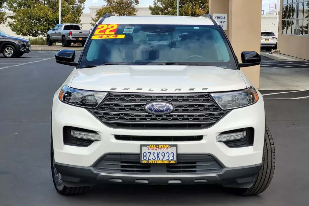 2022 Ford Explorer XLT photo 1