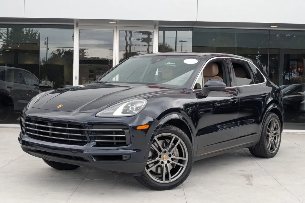 2023 Porsche Cayenne Base photo 1