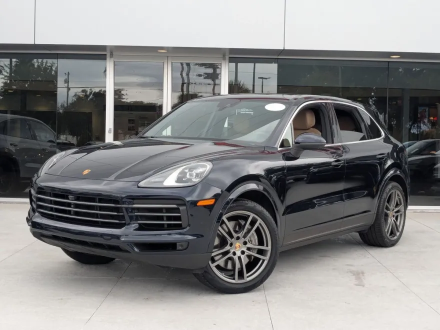 2023 Porsche Cayenne Base photo 1