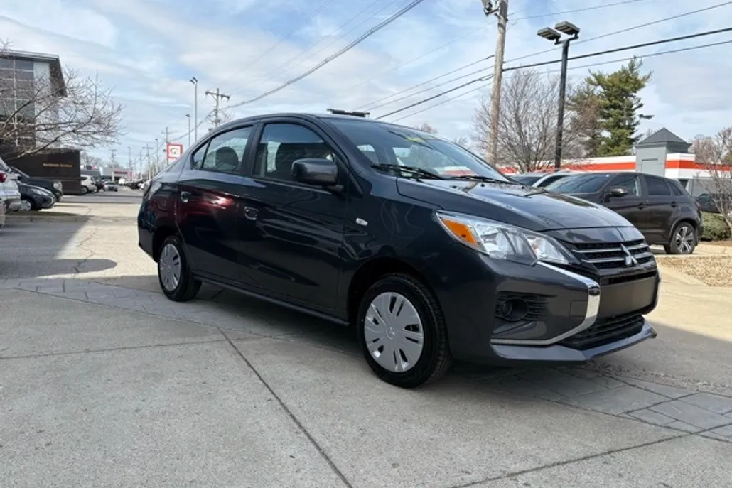 2024 Mitsubishi Mirage G4 ES photo 1