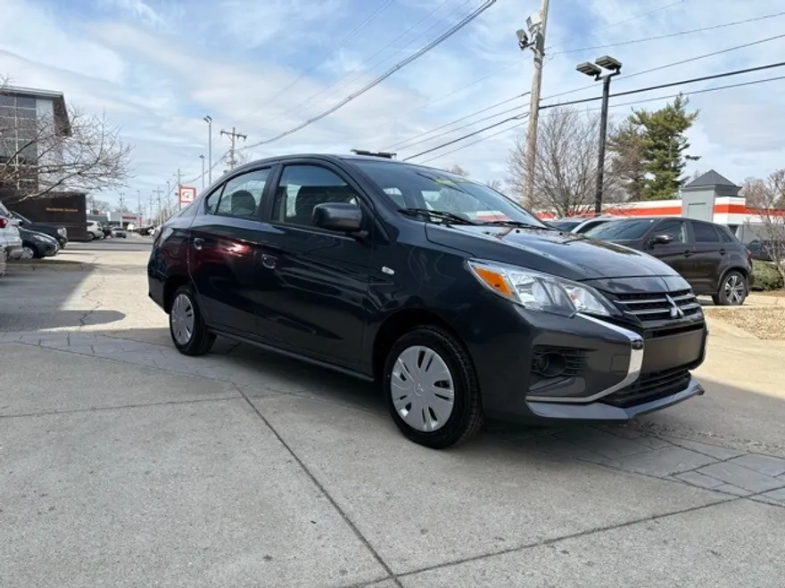 2024 Mitsubishi Mirage G4 ES photo 1