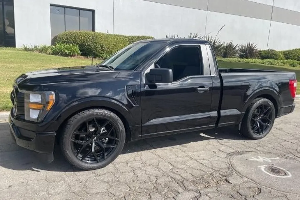 2023 Ford F-150 XL photo 1