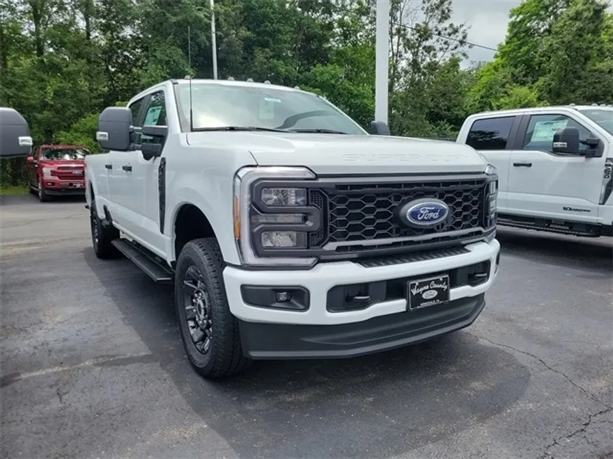 2023 Ford F-250 XL photo 1
