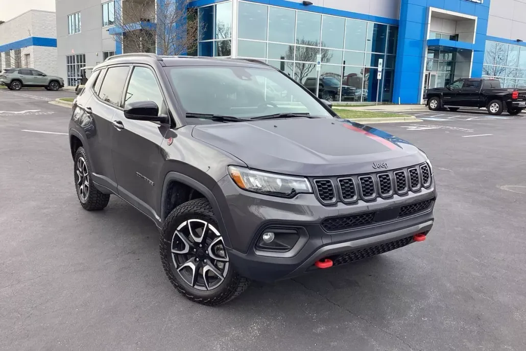 2024 Jeep Compass Trailhawk photo 1