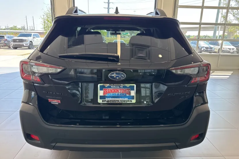 2025 Subaru Outback Onyx Edition XT photo 1