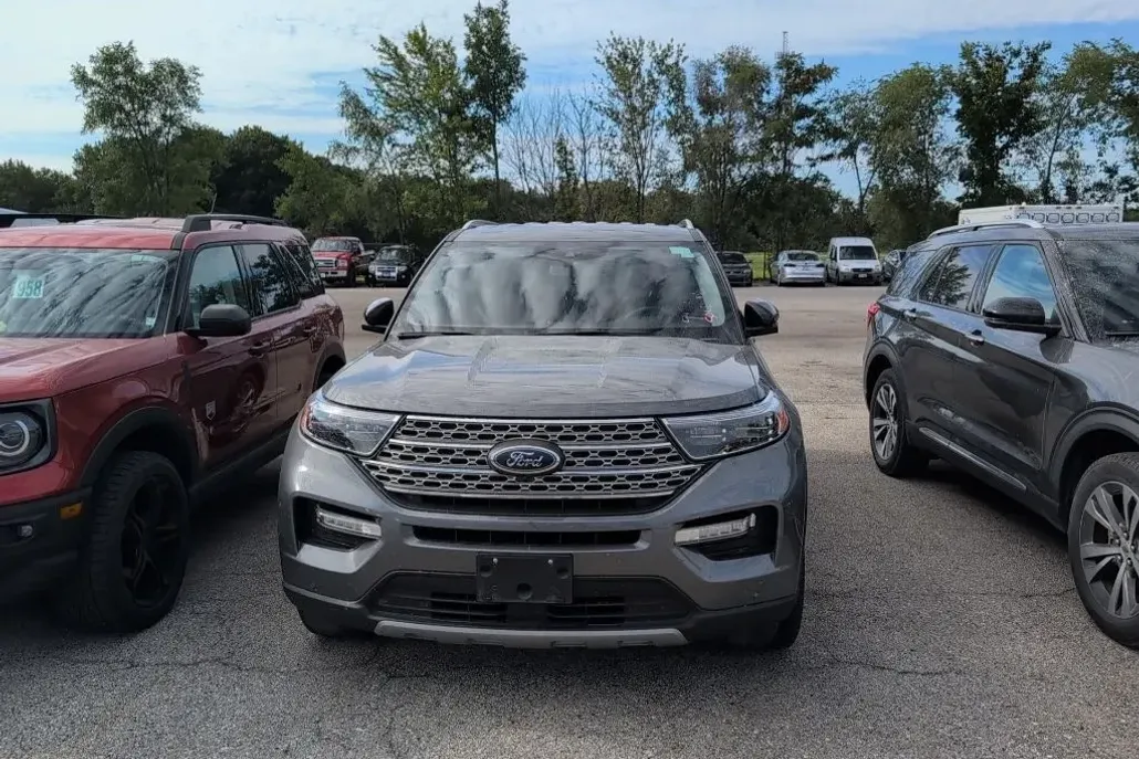 2024 Ford Explorer Limited photo 1