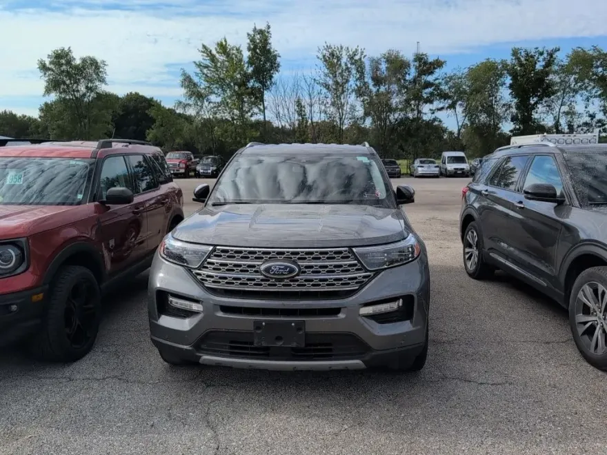 2024 Ford Explorer Limited photo 1