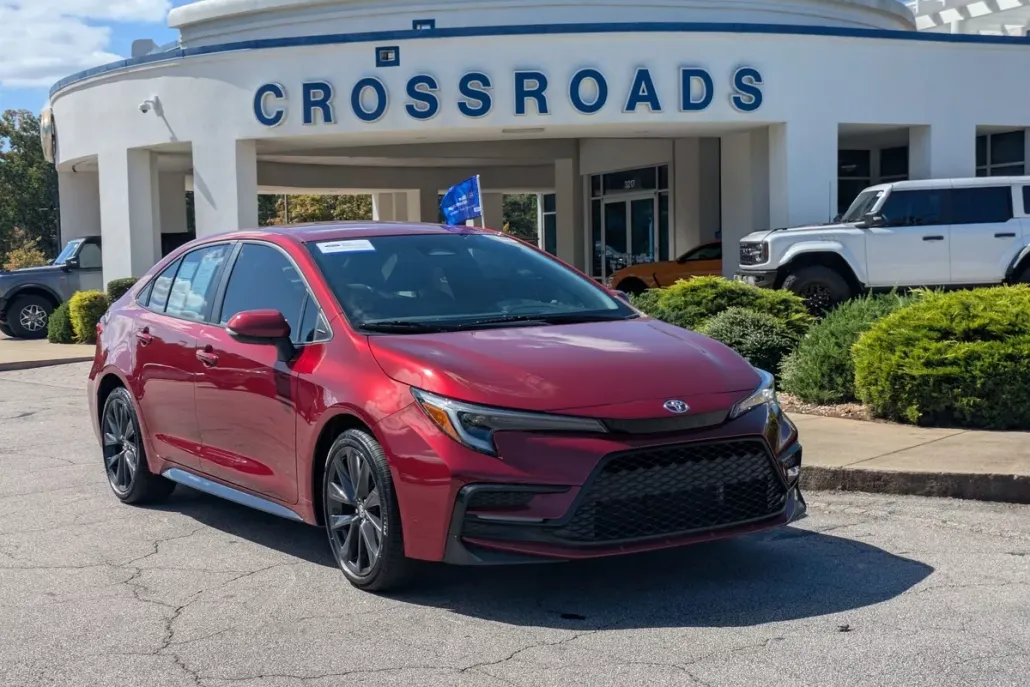 2023 Toyota Corolla SE photo 1