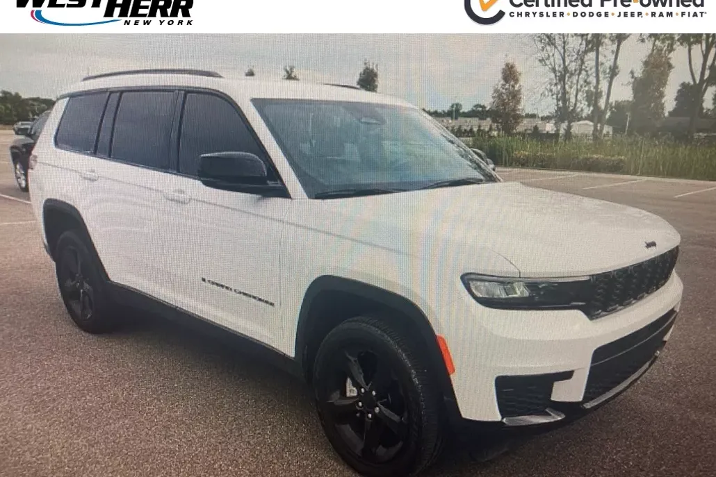 2023 Jeep Grand Cherokee Laredo photo 1