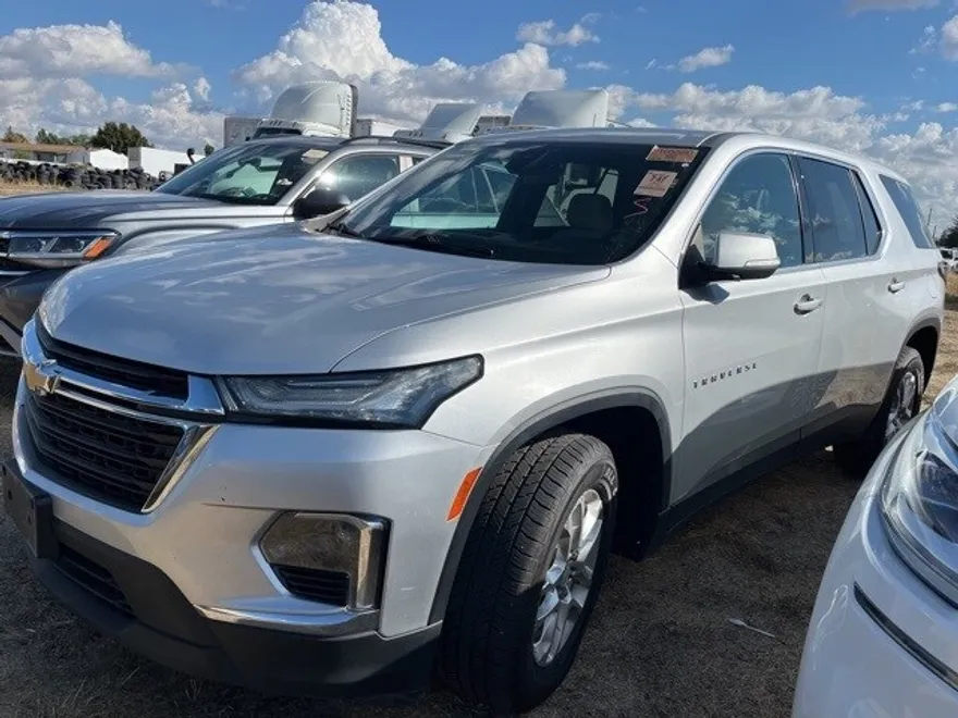 2022 Chevrolet Traverse LS photo 1