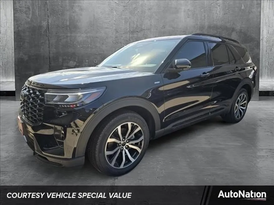 2025 Ford Explorer ST-Line photo 1