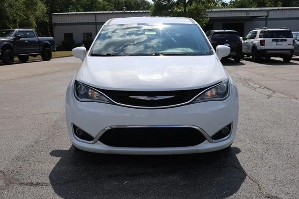 2018 Chrysler Pacifica Touring Plus photo 1