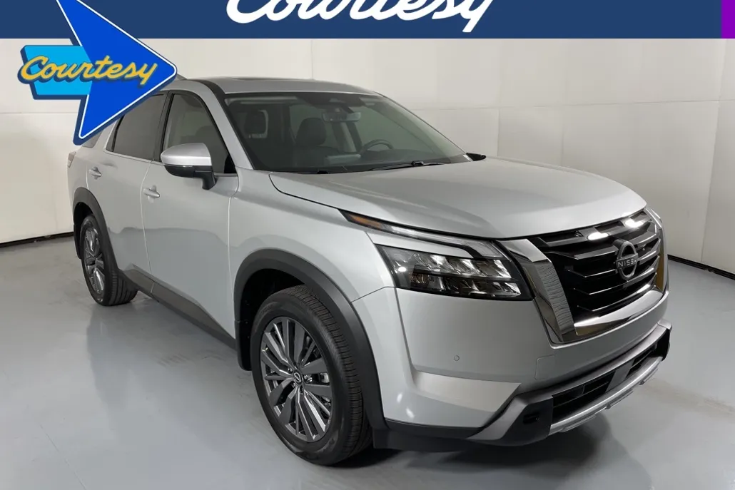 2025 Nissan Pathfinder SL photo 1