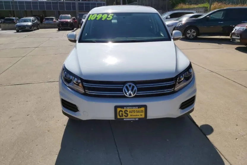 2017 Volkswagen Tiguan Limited S photo 1