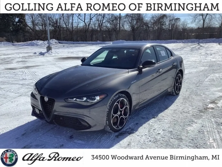 2025 Alfa Romeo Giulia photo 1