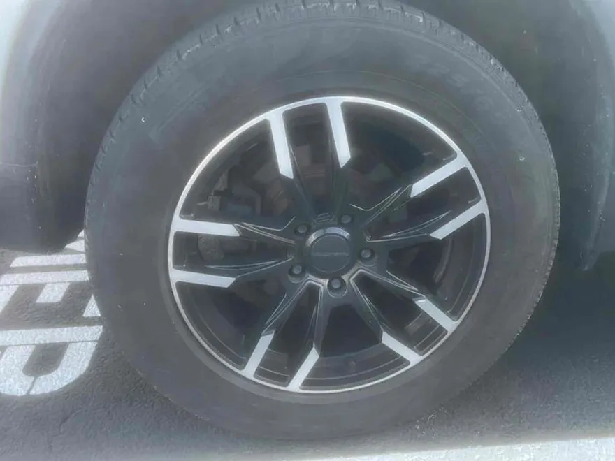 2018 Nissan Rogue S photo 1