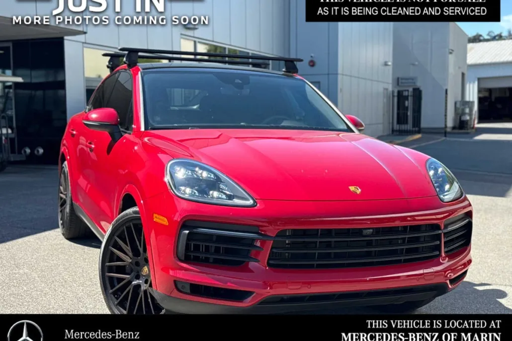 2023 Porsche Cayenne S photo 1