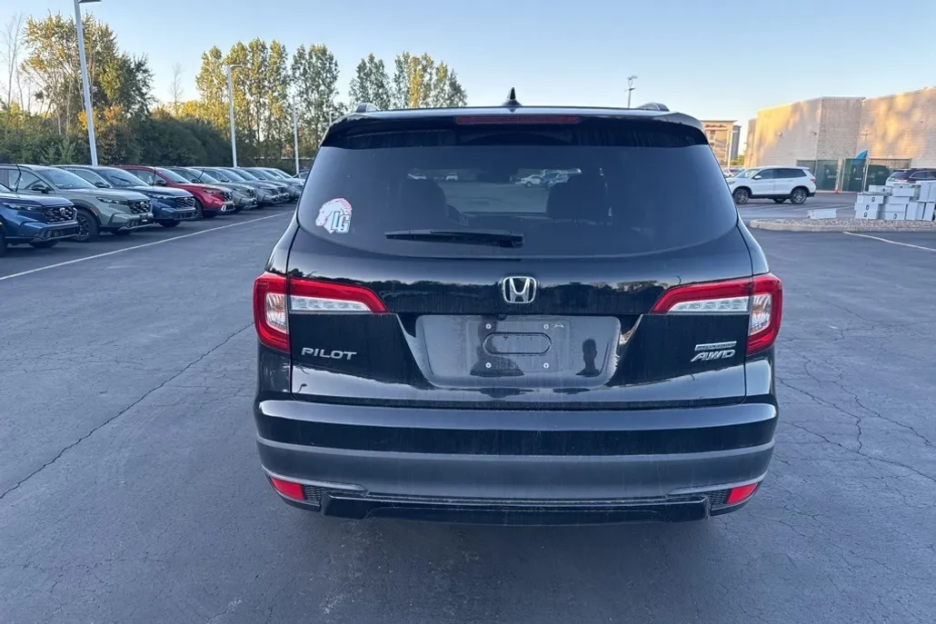 2022 Honda Pilot Special Edition photo 1