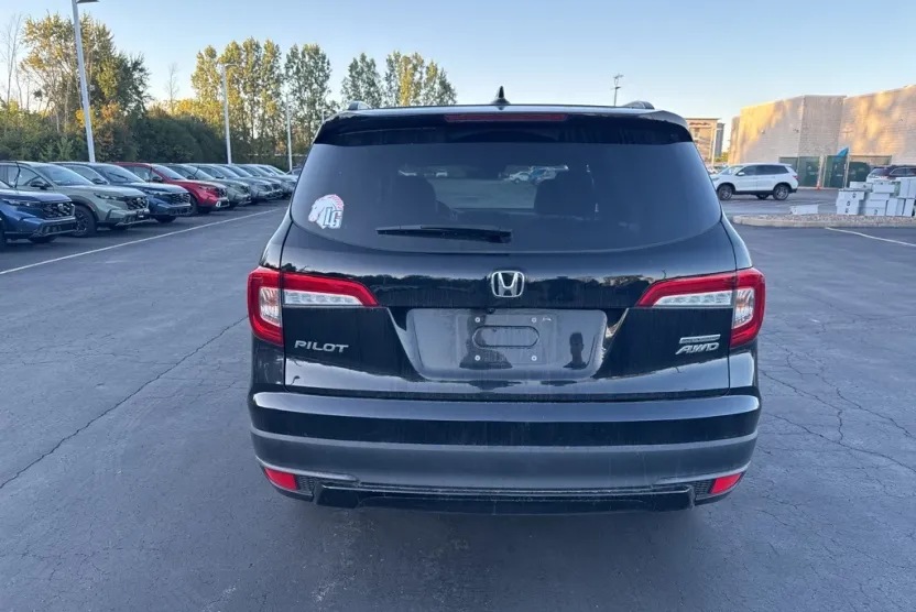 2022 Honda Pilot Special Edition photo 1