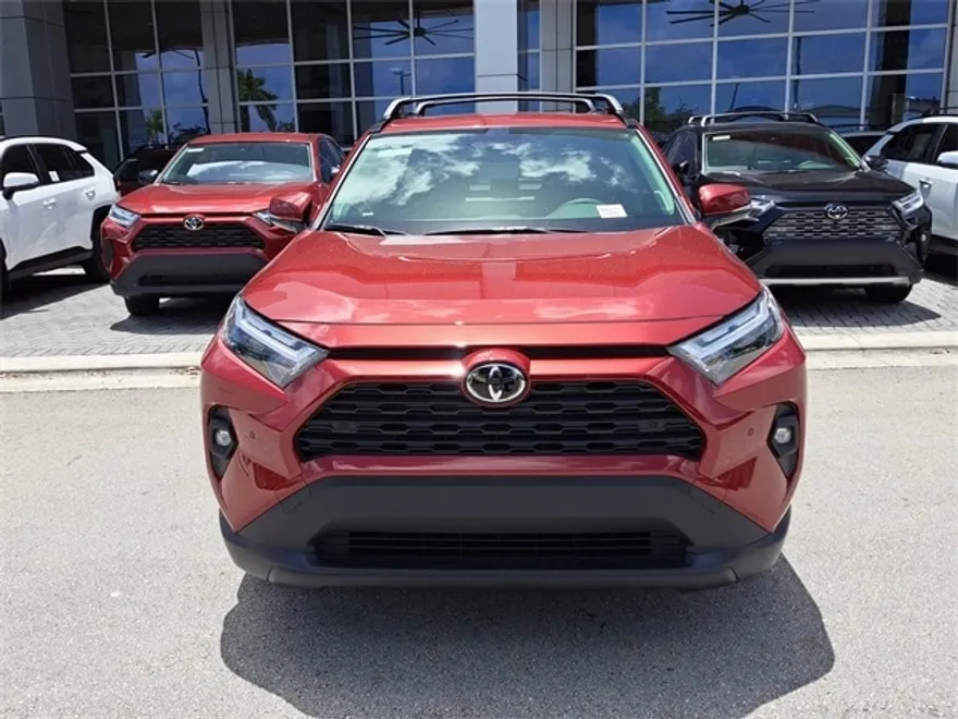 2025 Toyota RAV4 Hybrid XLE Premium photo 1