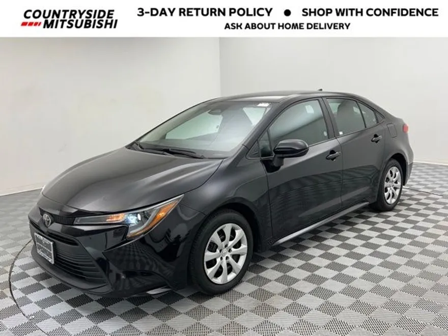 2024 Toyota Corolla LE photo 1