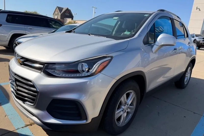 2017 Chevrolet Trax LT photo 1