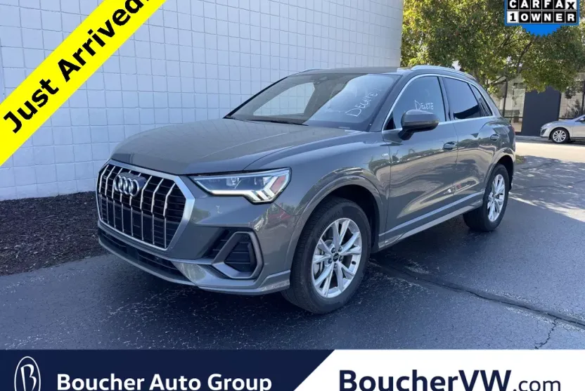 2025 Audi Q3 S line Premium photo 1