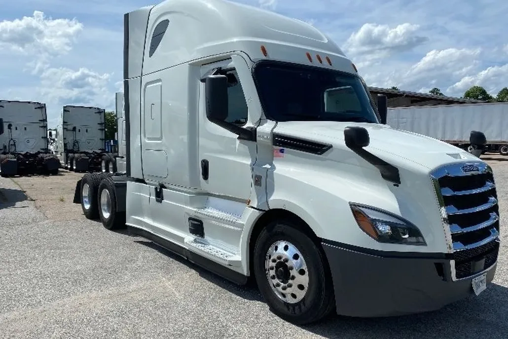 2021 Freightliner Cascadia 126" Sleeper Cab photo 1