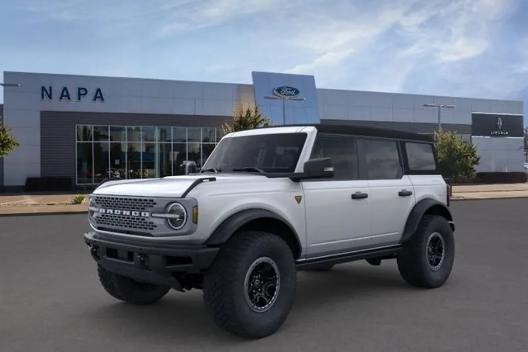 2023 Ford Bronco Badlands photo 1