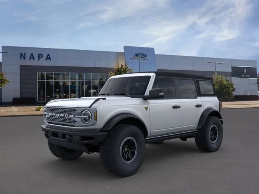 2023 Ford Bronco Badlands photo 1
