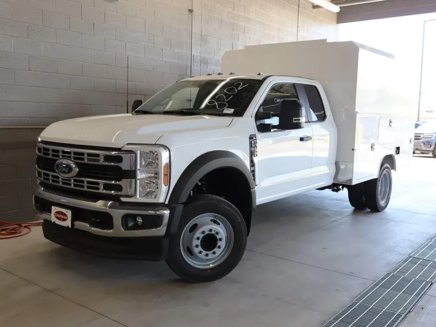 2025 Ford F-450 photo 1