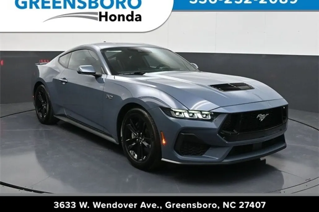 2024 Ford Mustang GT photo 1