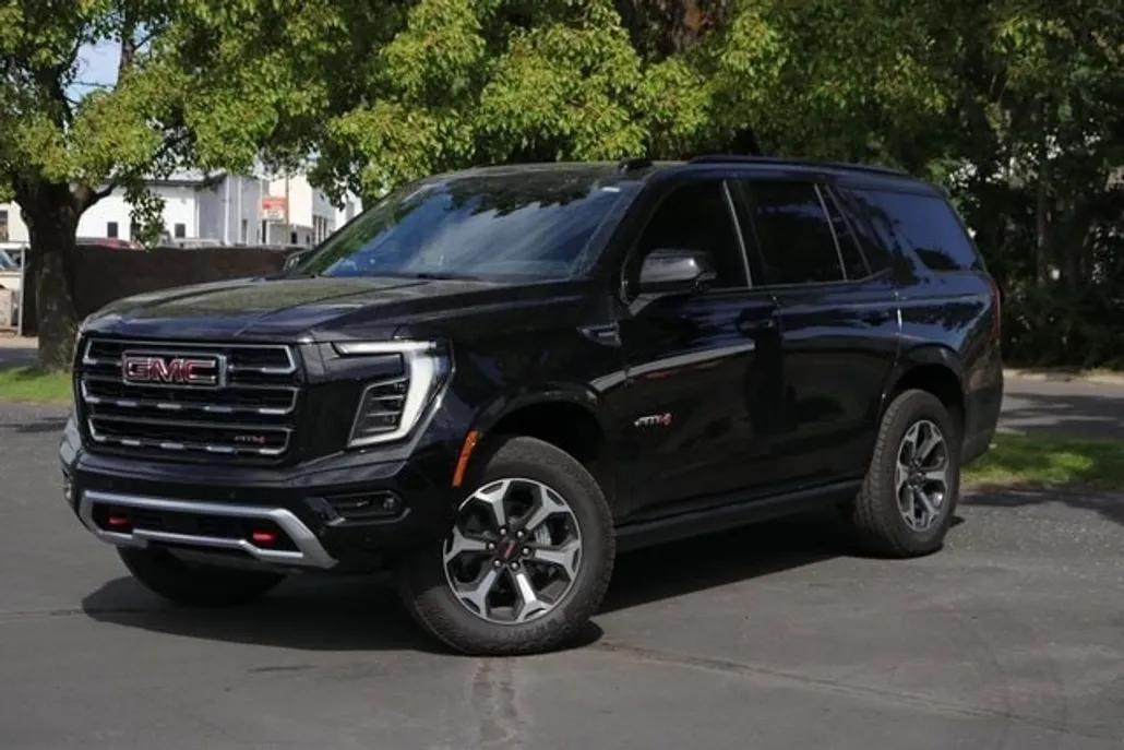 2025 Gmc Yukon AT4 photo 1