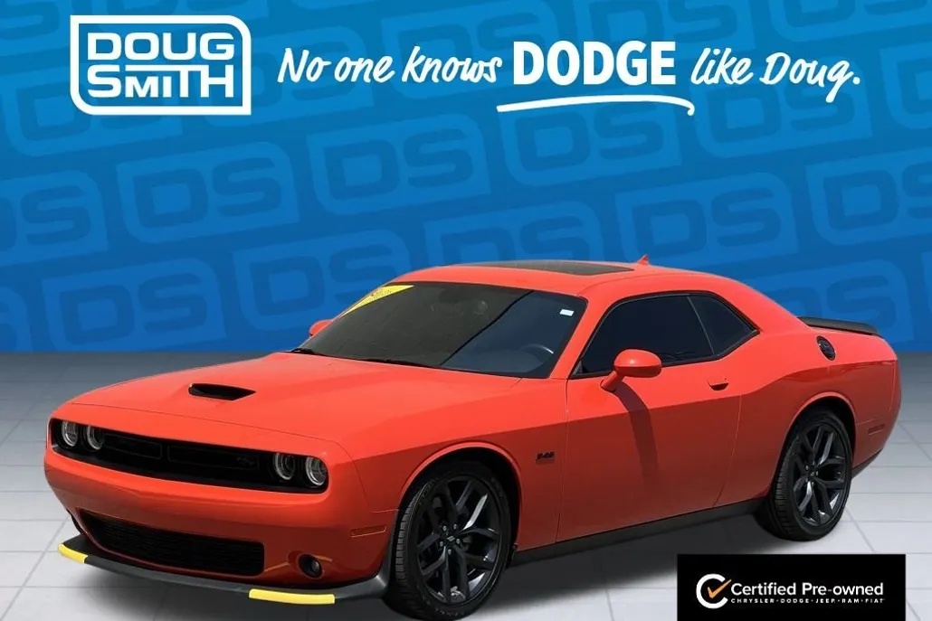2023 Dodge Challenger R/T photo 1