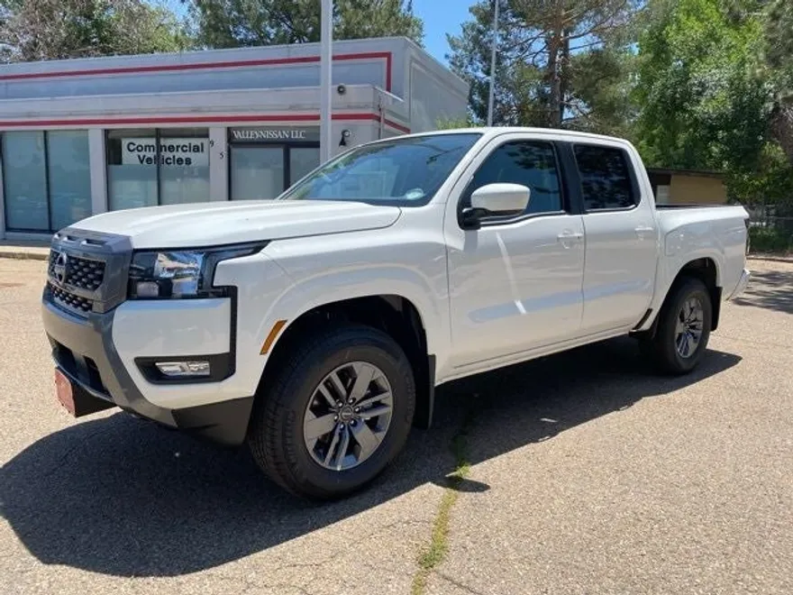 2025 Nissan Frontier SV photo 1