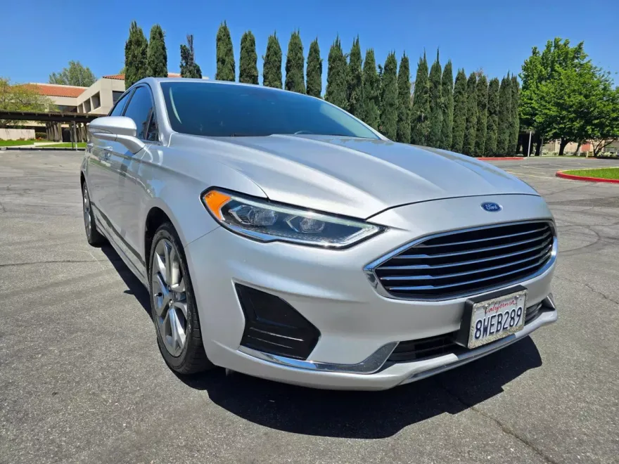 2019 Ford Fusion SEL photo 1