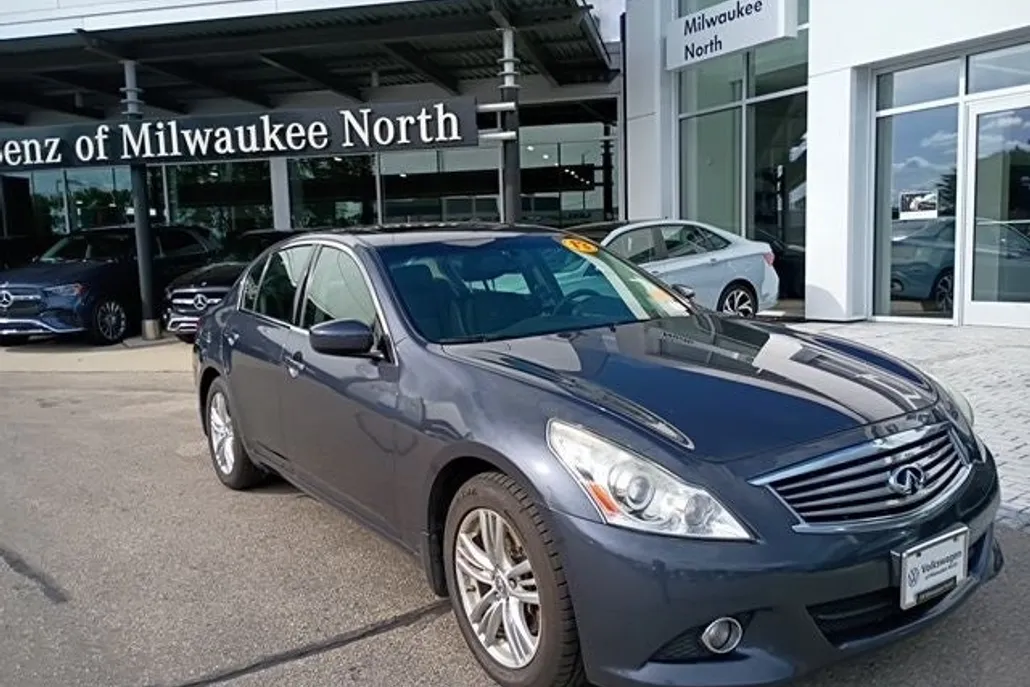 2013 Infiniti G37 photo 1