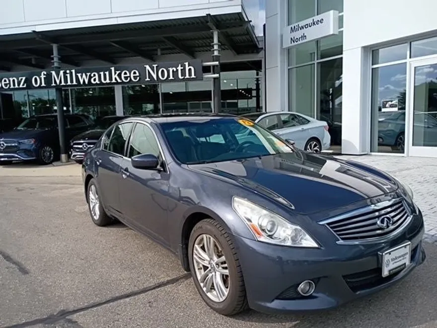 2013 Infiniti G37 photo 1