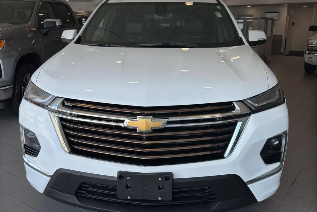 2023 Chevrolet Traverse High Country photo 1