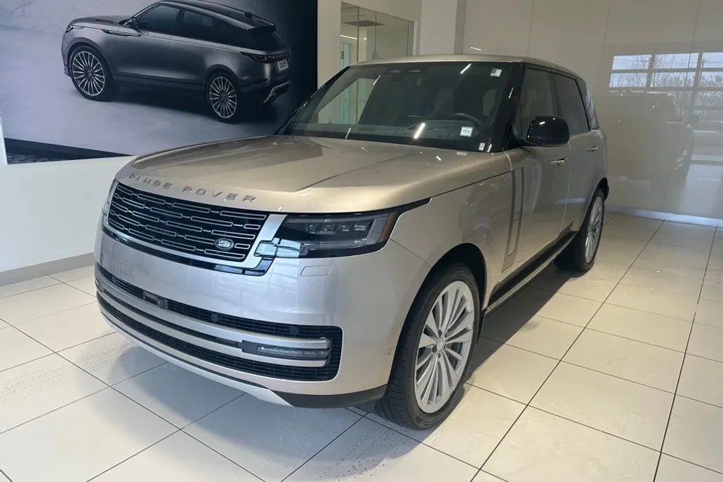 2025 Land Rover Range Rover SE photo 1