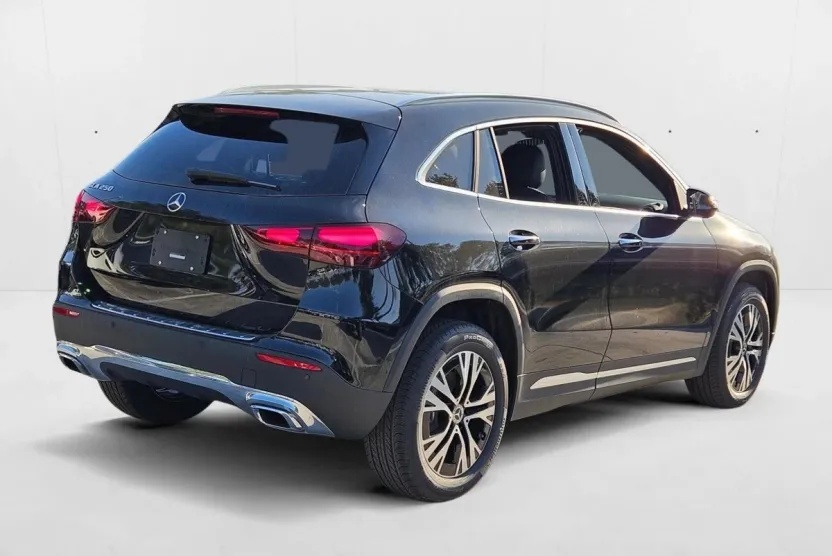 2025 Mercedes Benz GLA 250 photo 1