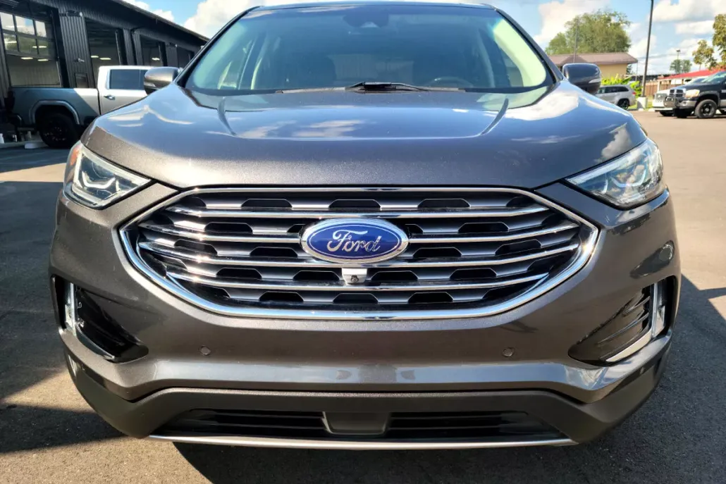 2019 Ford Edge Titanium photo 1