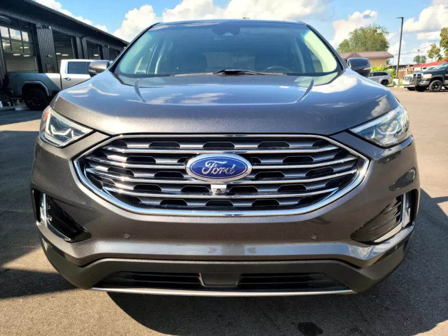 2019 Ford Edge Titanium photo 1