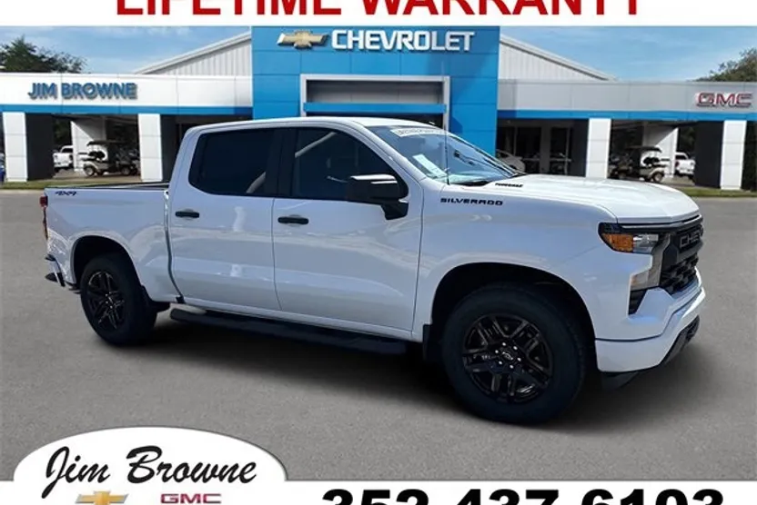 2026 Chevrolet Silverado Custom photo 1