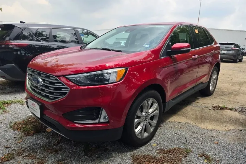 2024 Ford Edge Titanium photo 1