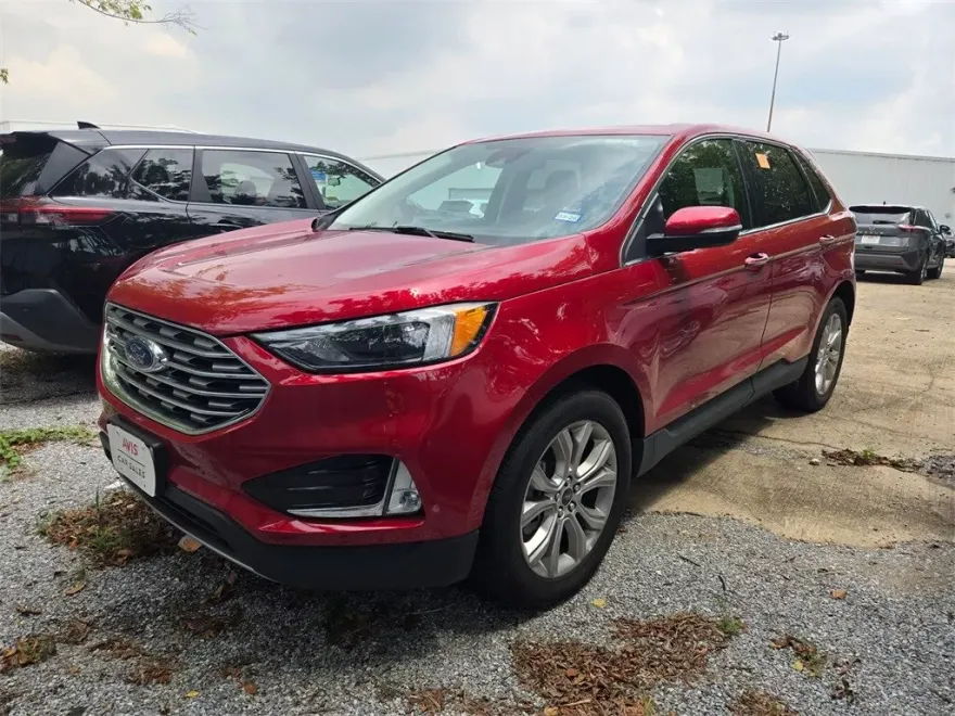 2024 Ford Edge Titanium photo 1
