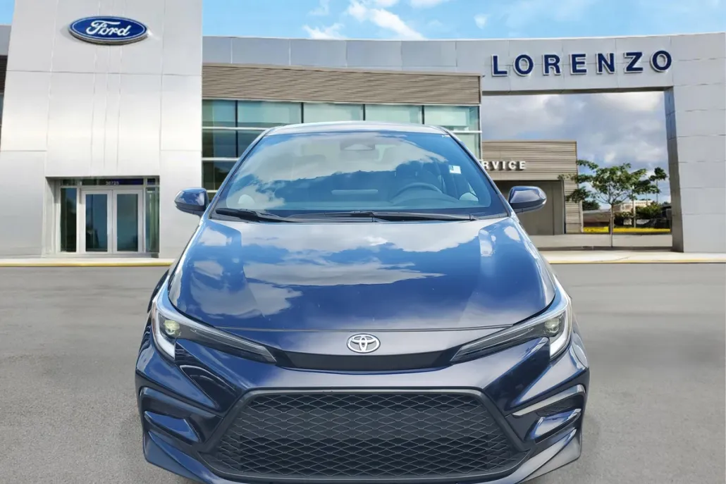 2023 Toyota Corolla SE photo 1